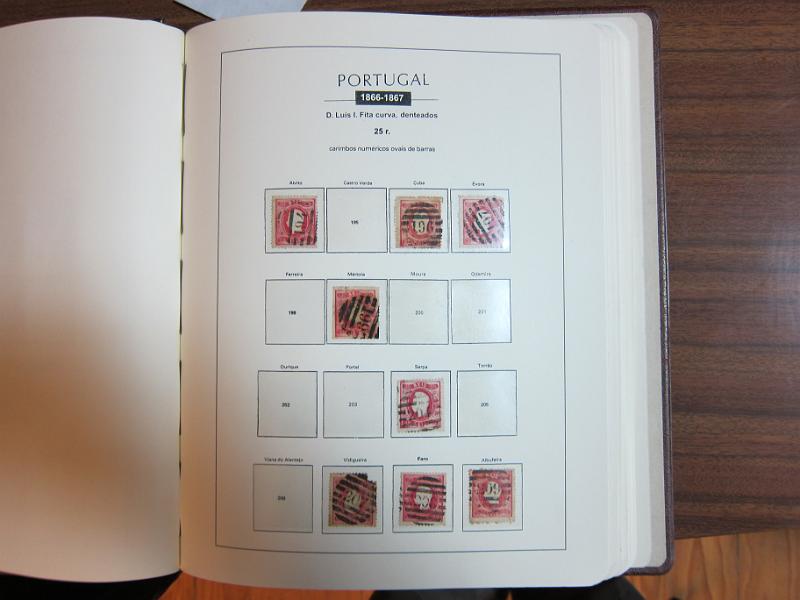 0015 (127).jpg -     Lote:    15      Marcofilia      Lotes Especiais       Descrição:      Portugal.   Colecção especializada de marcas numéricas das 1.ª e 2.ª reformas em selos de 25 reis, desde D. Maria II até D. Luís I, de frente. Lote a ver.        Lote       Valor Base:     &euro; 1.500,00     Valor Venda:     &euro; 3.000,00     